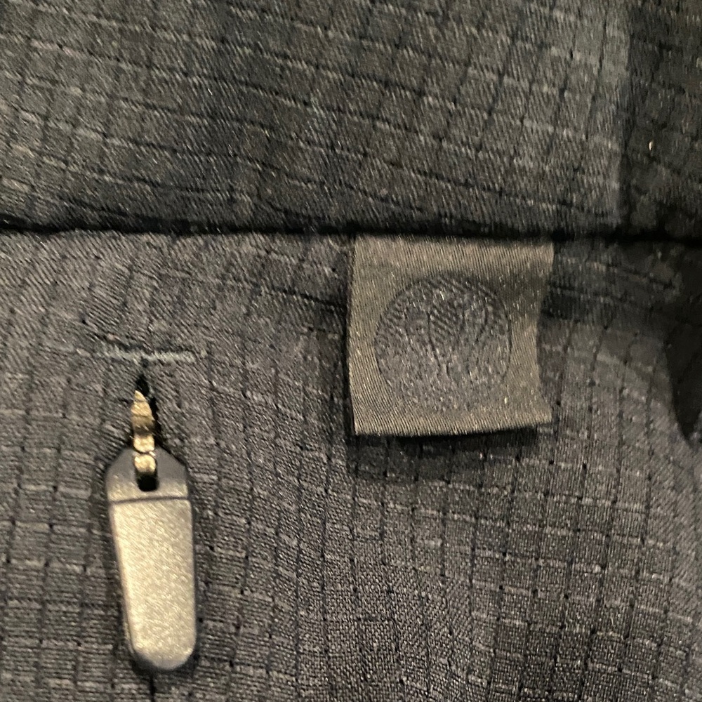Lululemon Men's Navy Pants - Picture 3 of 3